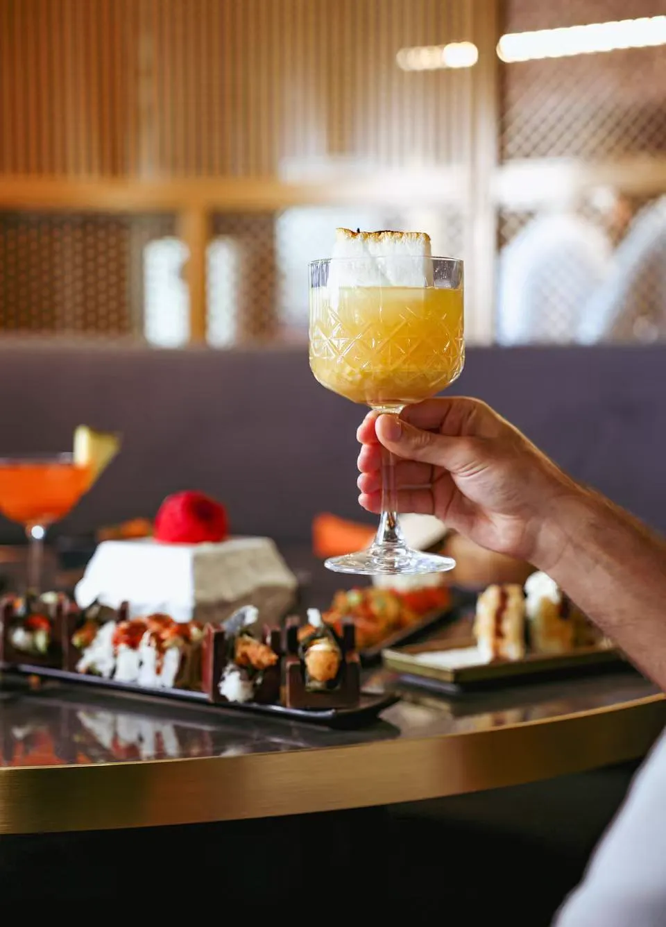 Cocktail servi à table